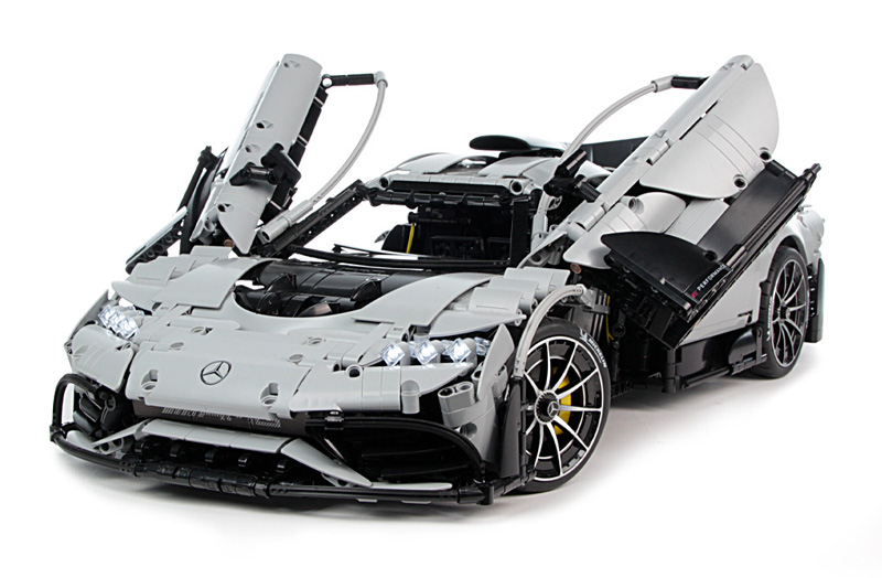 CaDA C61503W Mercedes-AMG One schräge Ansicht geöffnete Türen